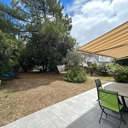 Bright House With Terrace Tatil Evi *